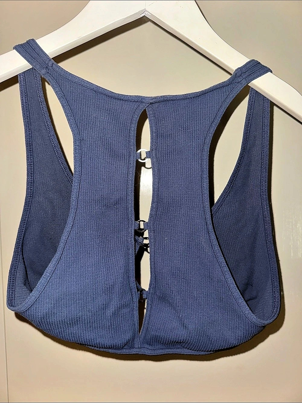 Cutout Crop Bra Top with Rings - Picture 2 of 3